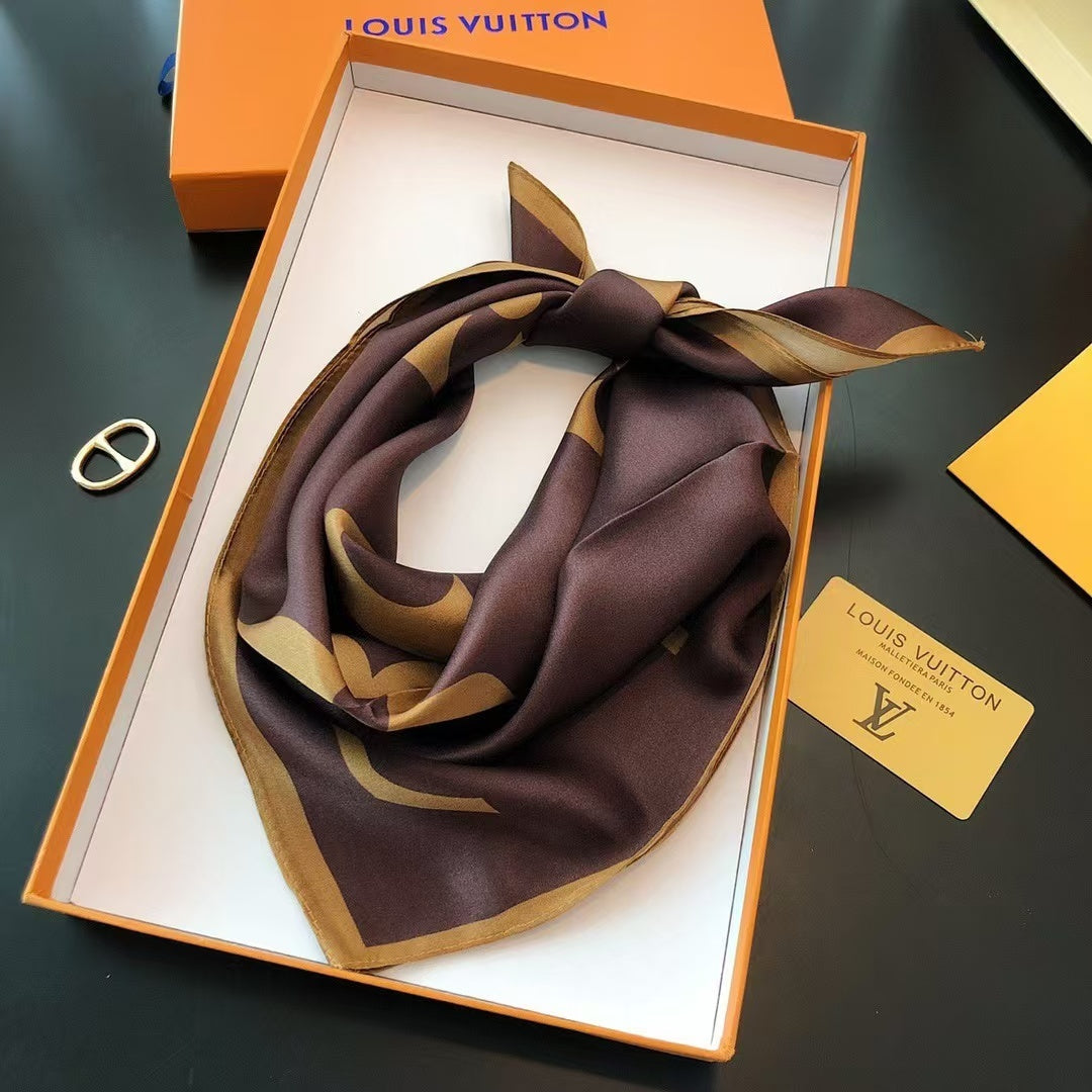 🎁 Foulard L*uis V*uitton (100% off)