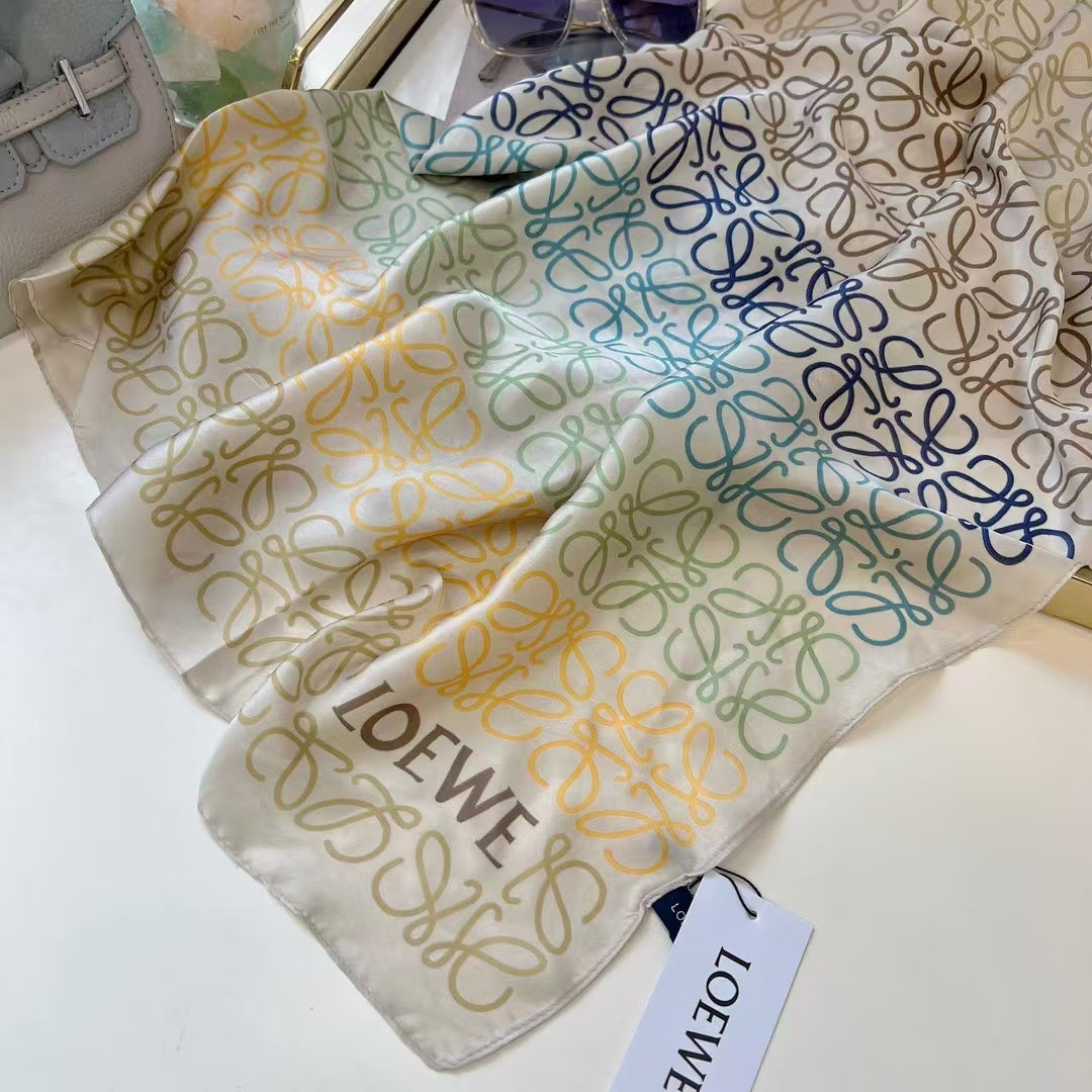 Foulard Lo*we