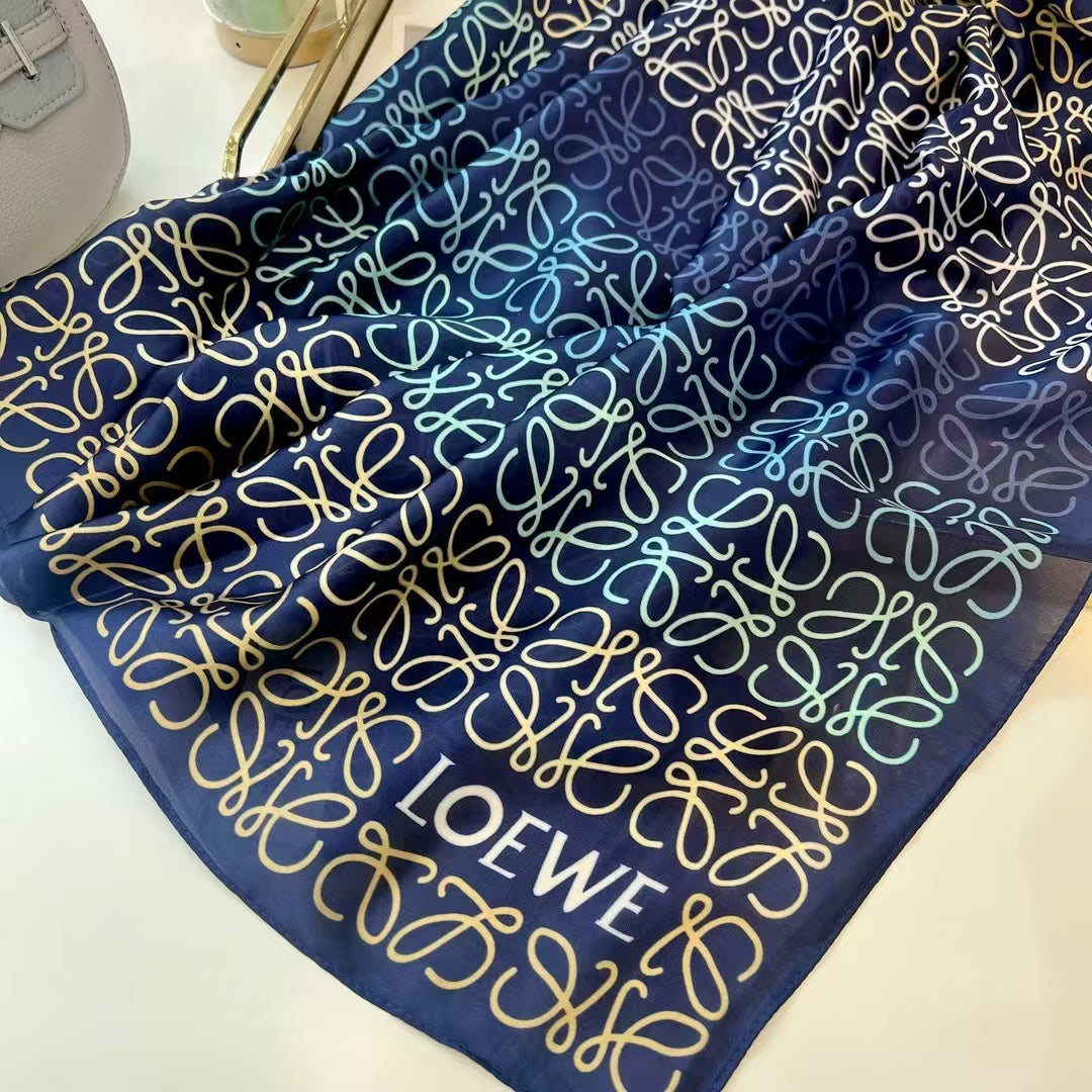 Foulard Lo*we